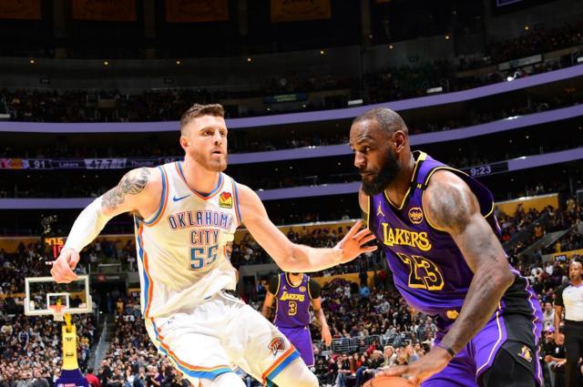 世俱杯买球APP-詹皇累坏陷入低潮期！湖人NBA杯出局更添新危机