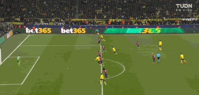 世俱杯-【欧冠】多特2比3巴萨，吉拉西、费兰·托雷斯梅开二度